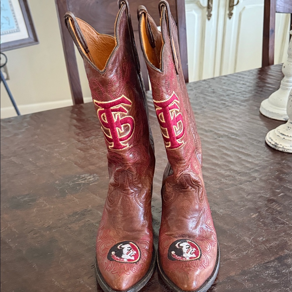 GameDay FSU boots embroidered with the Seminole head and FS cowboy Boots.
